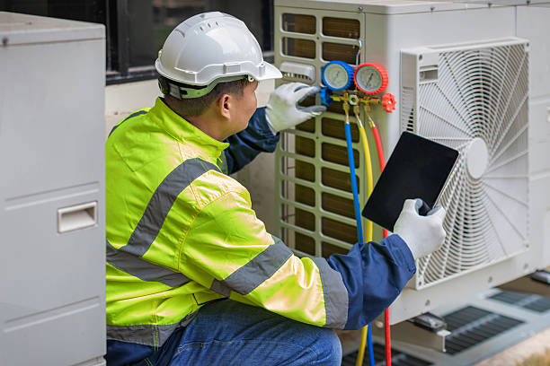 Professional Hvac technician working in Edgemoor, DE
